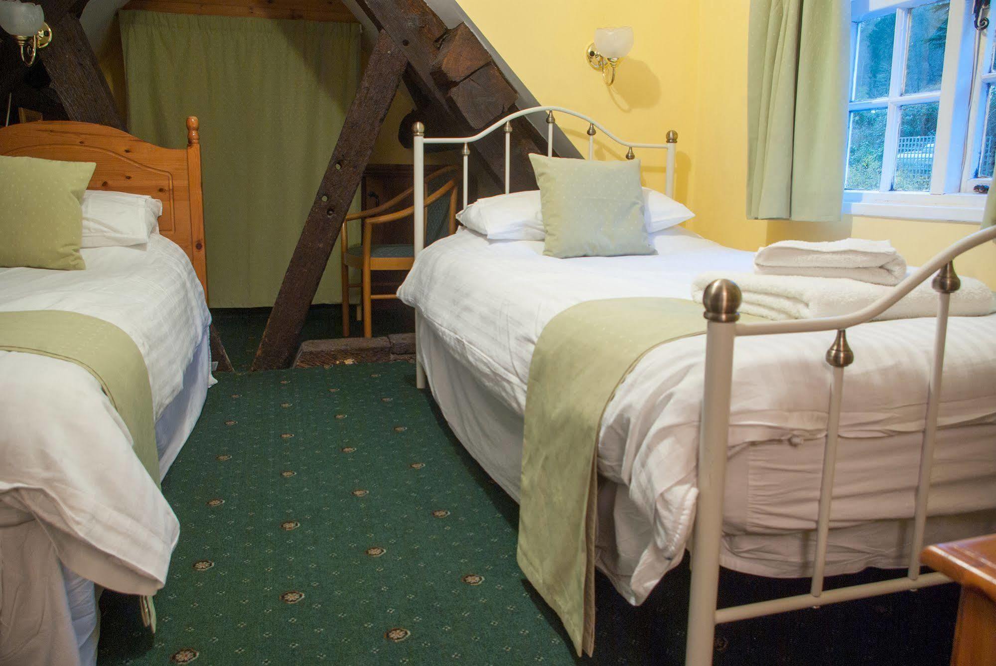 The Dragon Hotel Монтгомери Экстерьер фото
